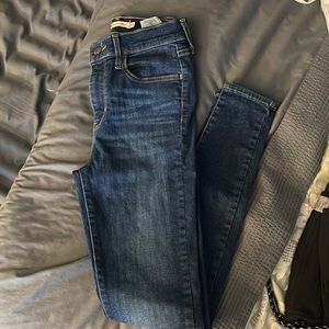 720 high-rise super skinny Levi’s jeans size 27